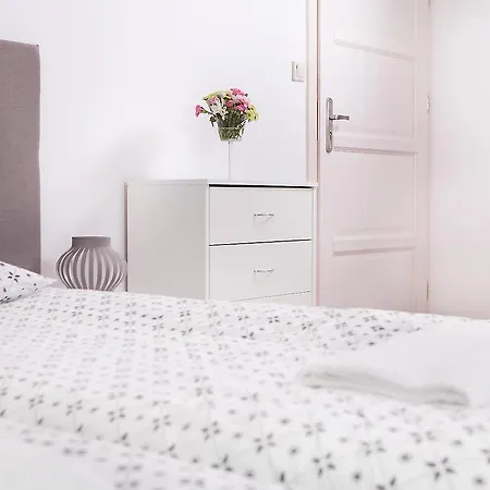 Rosa Bed & Breakfast 3*